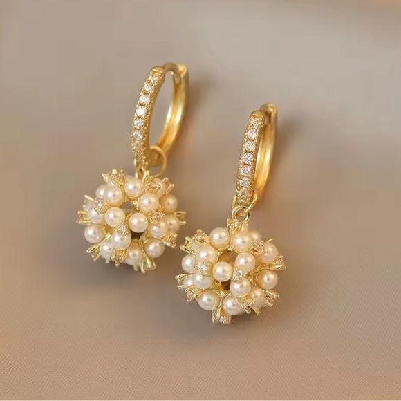 Anthropologie Gold Pearl Drop Earrings - Picture 2 of 10